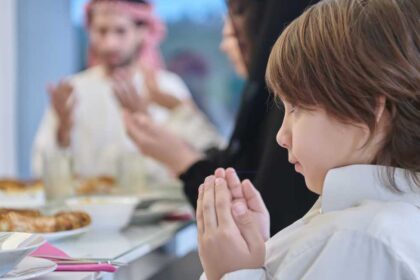mengajarkan anak puasa
