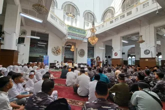 Maulid Nabi bersama TNI Angkatan Laut di Masjid Cut Meutia (3)