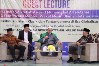 Dr Faisal memandu acara