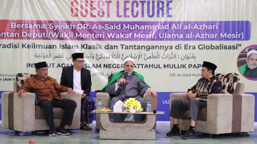 Dr Faisal memandu acara